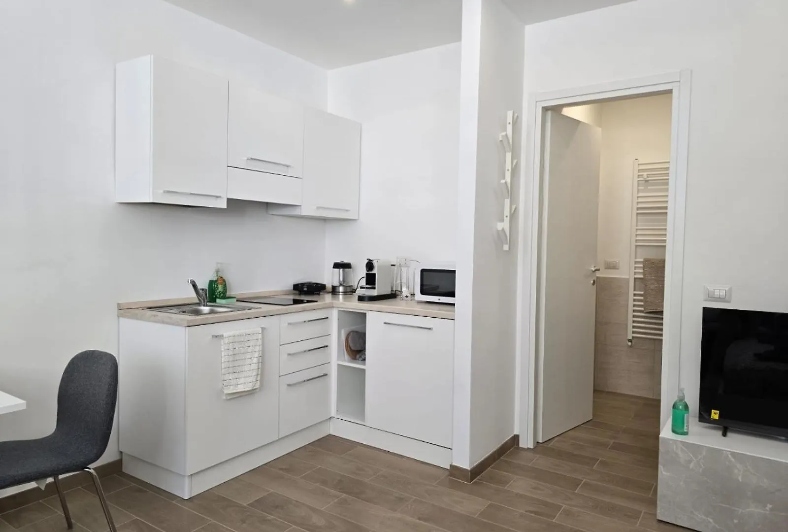 Yr Apartments Milan - Tibaldi 0*,
